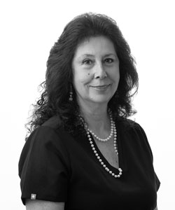 Fabiana Sanchez.- Financial Coordinator